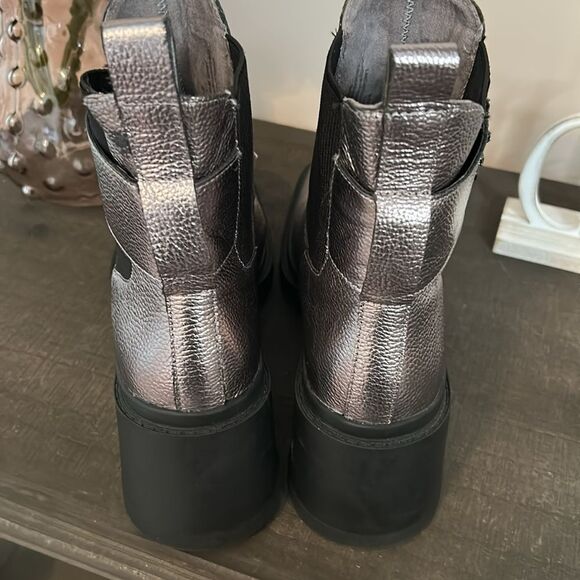 EUC Karl Lagerfeld Paris Boots(size 9.5) - Picture 13 of 16